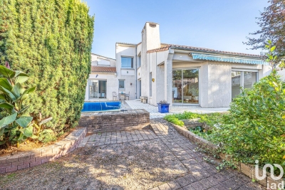 Maison à vendre à NIORT  - 6 pièces - 205 m² 