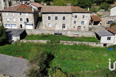 Maison à vendre à LACHAPELLE SOUS CHANEAC  - 6 pièces - 137 m² 