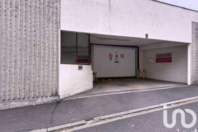 Parking/Garage à vendre à LES MUREAUX   - 13 m² 