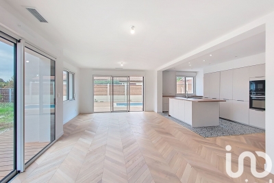 Maison à vendre à ST-MÉDARD-EN-JALLES  - 5 pièces - 106 m² 