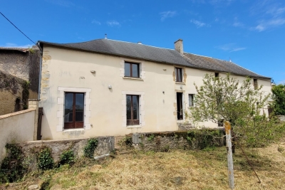 Maison à vendre à LOUIN  - 4 pièces - 135 m² 