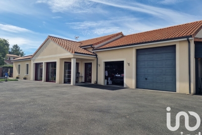 Maison à vendre à ST MARTIN DE SANZAY  - 8 pièces - 182 m² 