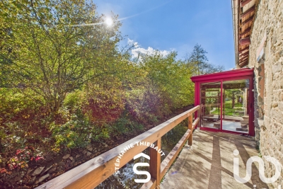 Maison à vendre petite maison au bord de l eau