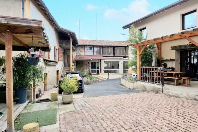Maison à vendre à EVEUX  - 11 pièces - 350 m² 