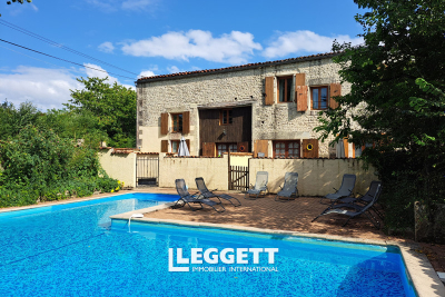 Maison à vendre à ST PIERRE DE JUILLERS  - 31 pièces - 500 m² 