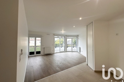 Appartement à vendre à ST MAUR DES FOSSES  - 3 pièces - 65 m² 