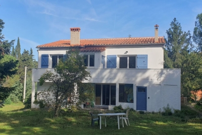 Maison à vendre à REYNES  - 8 pièces - 142 m² 