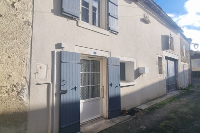 Maison à vendre à DAMPIERRE SUR BOUTONNE  - 3 pièces - 106 m² 