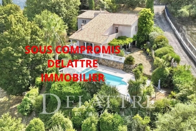 Maison à vendre à CHATEAUNEUF-GRASSE  - 7 pièces - 250 m² 
