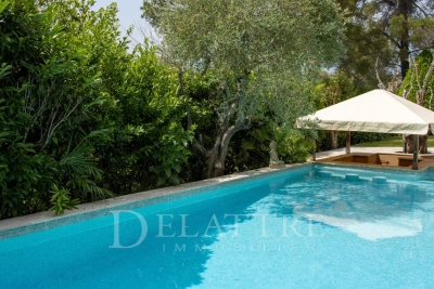 Maison &agrave; vendre &agrave; ROQUEFORT-LES-PINS  - 10 pi&egrave;ces - 430 m&sup2; 