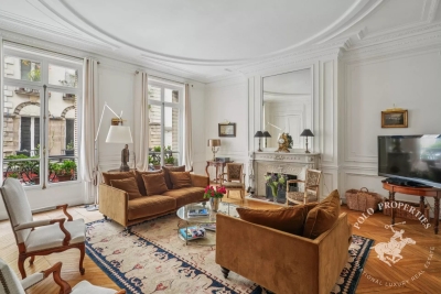 Apartment for sale in PARIS 8EME Madeleine - 6 rooms - 206 m² 