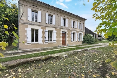 Maison à vendre à LES PEINTURES  - 5 pièces - 118 m² 