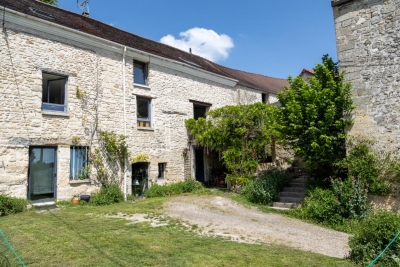 Maison à vendre à JUZIERS  - 6 pièces - 205 m² 