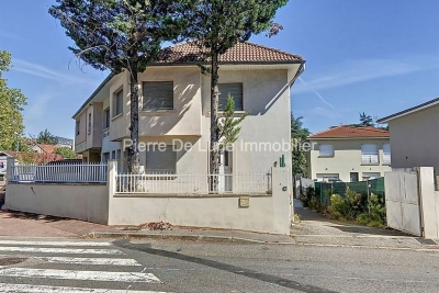 Bien à vendre à BRON   - 325 m² 