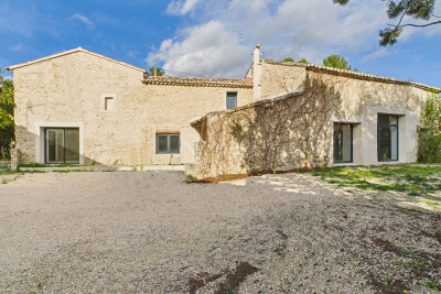 Maison à vendre à L'ISLE-SUR-LA-SORGUE  - 7 pièces - 215 m² 