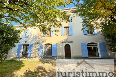 Maison à vendre à BEAUMES-DE-VENISE  - 8 pièces - 181 m² 