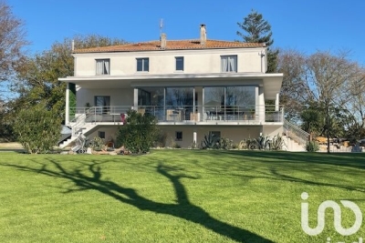 Maison à vendre à SAUJON  - 9 pièces - 290 m² 