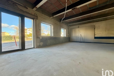 Commerce à louer à GIGEAN   - 55 m² 