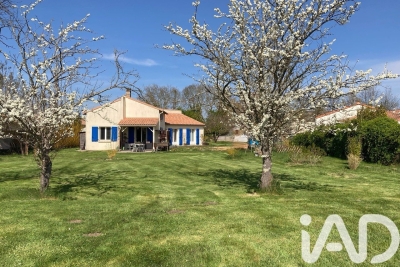 Maison à vendre à BRIOUX SUR BOUTONNE  - 5 pièces - 130 m² 