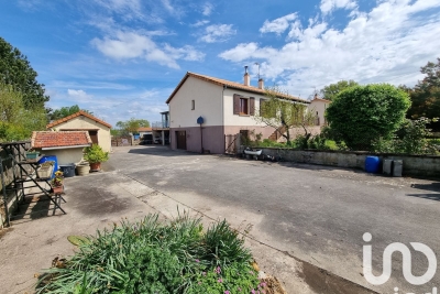 Maison à vendre à GOURGE  - 9 pièces - 211 m² 