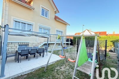 Maison à vendre à CHANTELOUP LES VIGNES  - 7 pièces - 113 m² 