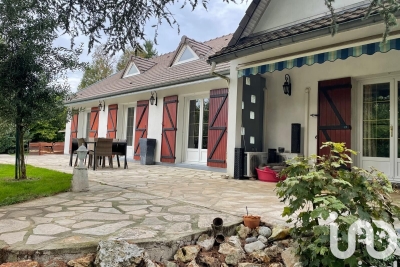 Maison à vendre à LA FERTE SOUS JOUARRE Nord-Ouest - 4 pièces - 209 m² 