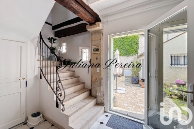 Maison à vendre à ORGEVAL  - 9 pièces - 205 m² 