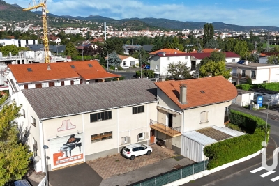Maison à vendre à ROMAGNAT  - 9 pièces - 195 m² 