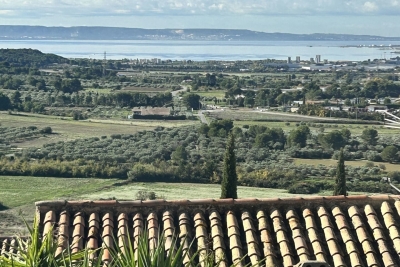 Maison à vendre à VELAUX  - 5 pièces - 142 m² 