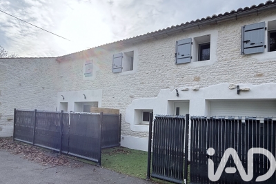 Maison à vendre à AIGREFEUILLE D AUNIS  - 9 pièces - 193 m² 