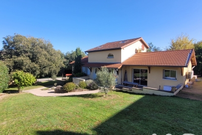 Maison à vendre à VINDRY-SUR-TURDINE  - 6 pièces - 184 m² 