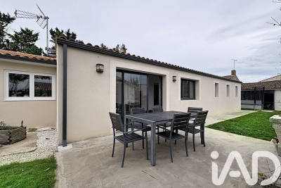 Maison à vendre à CHARRON  - 5 pièces - 138 m² 