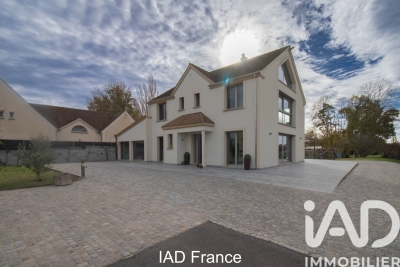 Maison à vendre à LE PERRAY EN YVELINES  - 5 pièces - 230 m² 