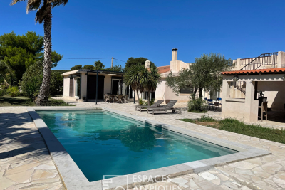 Maison à vendre à SAUSSET-LES-PINS  - 5 pièces - 240 m² 