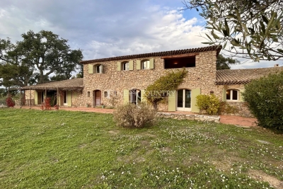 Maison à vendre à ROQUEBRUNE-SUR-ARGENS Ecarts - 12 pièces - 525 m² 