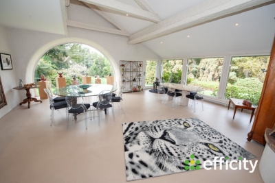 Maison &agrave; vendre &agrave; URIAGE-LES-BAINS  - 10 pi&egrave;ces - 444 m&sup2; 