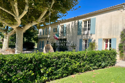 Maison à vendre à ST-RÉMY-DE-PROVENCE  - 9 pièces - 335 m² 