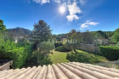 Maison à vendre à TAILLADES  - 6 pièces - 160 m² 