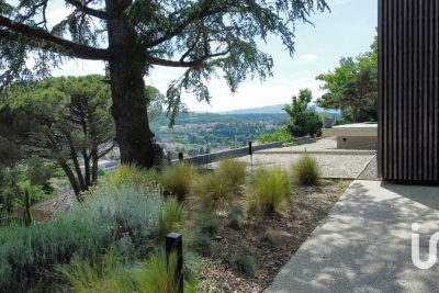 Maison à vendre à STE-FOY-LÈS-LYON  - 6 pièces - 230 m² 