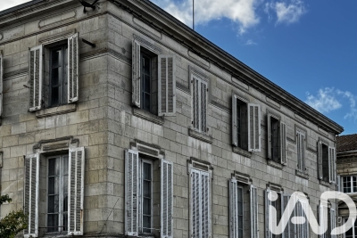 Bien à vendre à MIRAMBEAU   - 285 m² 