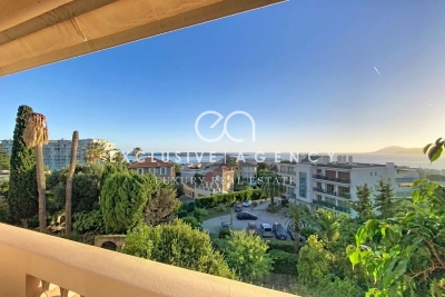 Apartment for sale in CANNES  - 4 rooms - 100 m&sup2; 