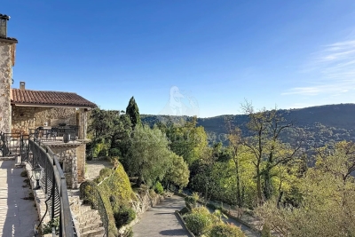 Maison &agrave; vendre &agrave; Tourrettes-sur-Loup  - 6 pi&egrave;ces 178 m&sup2; 