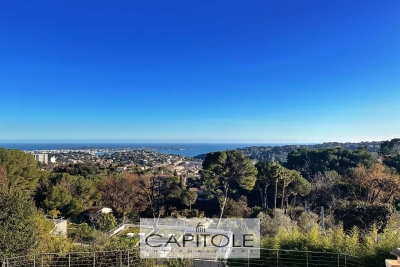 Maison à vendre à VALLAURIS  - 6 pièces - 300 m² 