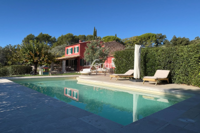 Maison à vendre à CALLAS  - 8 pièces - 170 m² 