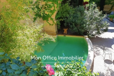 Maison à vendre à ROGNES  - 9 pièces - 350 m² 