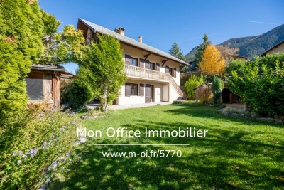 Maison à vendre à GUILLESTRE  - 7 pièces - 210 m² 