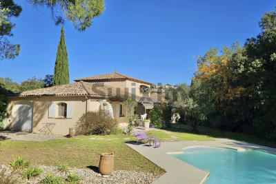 Maison &agrave; vendre &agrave; VEZENOBRES  - 7 pi&egrave;ces - 217 m&sup2; 