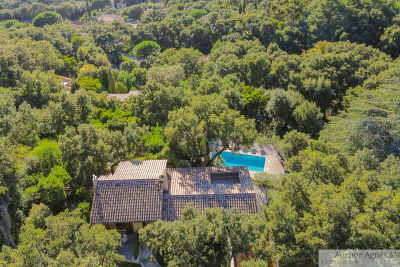 Maison à vendre à RAYOL-CANADEL-SUR-MER  - 8 pièces - 160 m² 