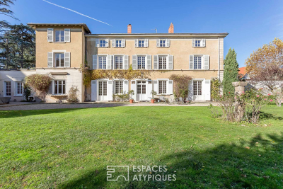 Maison à vendre à ST-GENIS-LAVAL  - 11 pièces - 450 m² 