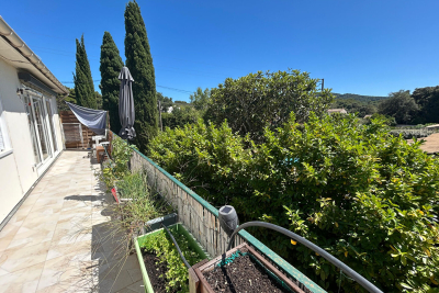 Appartement à louer à SIX-FOURS-LES-PLAGES Ecarts - 4 pièces - 127 m² 